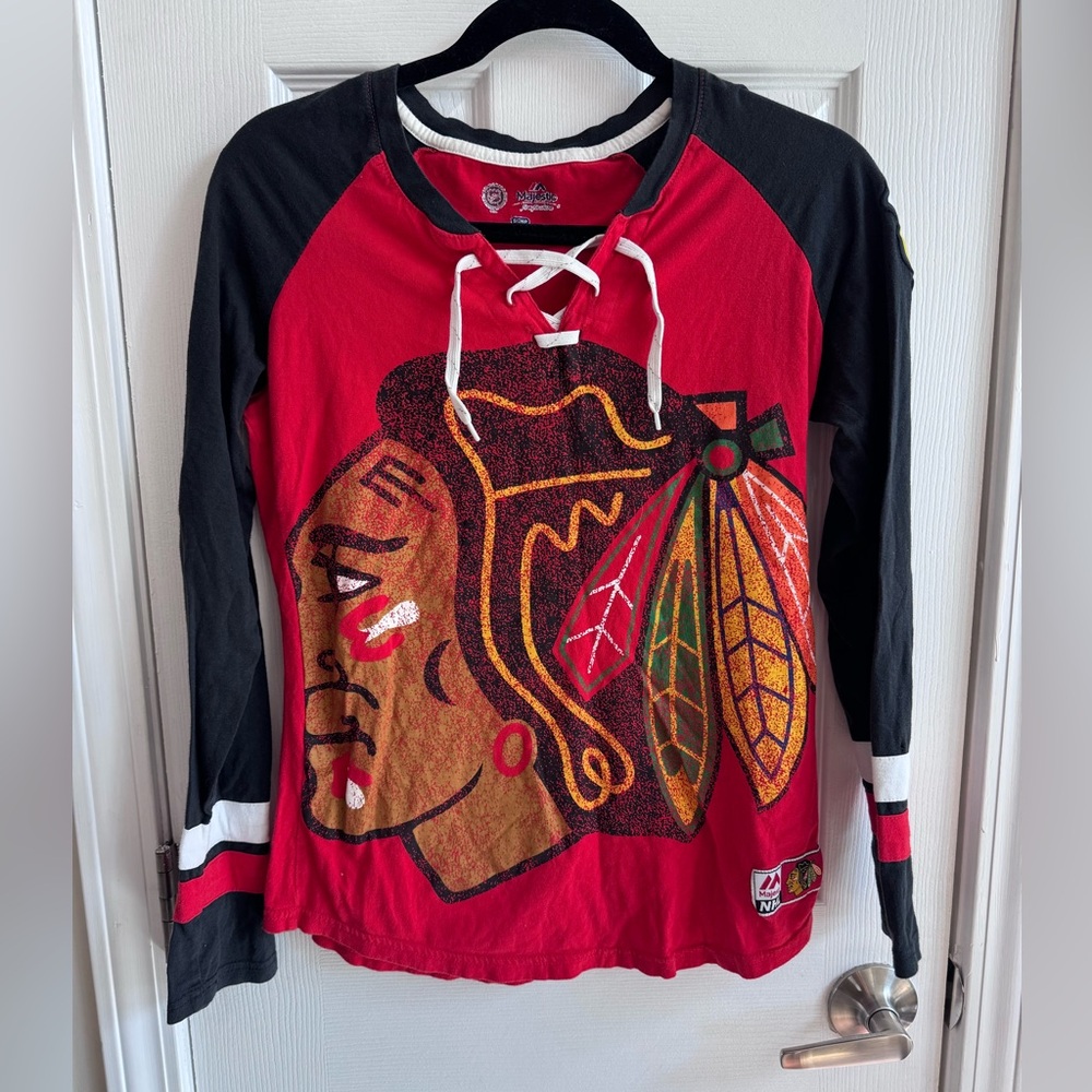 Chicago Blackhawks NHL Long Sleeve Hockey Tee Size Small